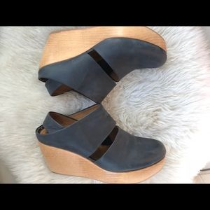 Coclico blue suede leather clog platforms